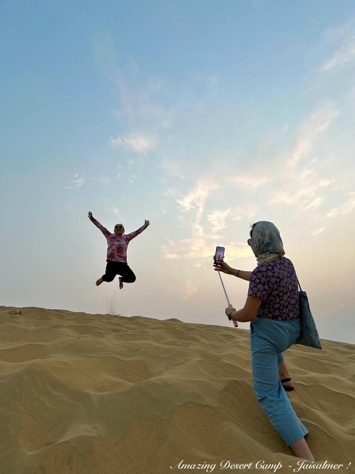 Amazing Desert Camp Jaisalmer Buitenkant foto